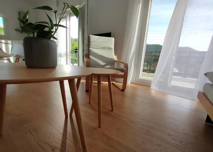 Apartament Beautifully Renovated In Kavala, Bright And Luminous
